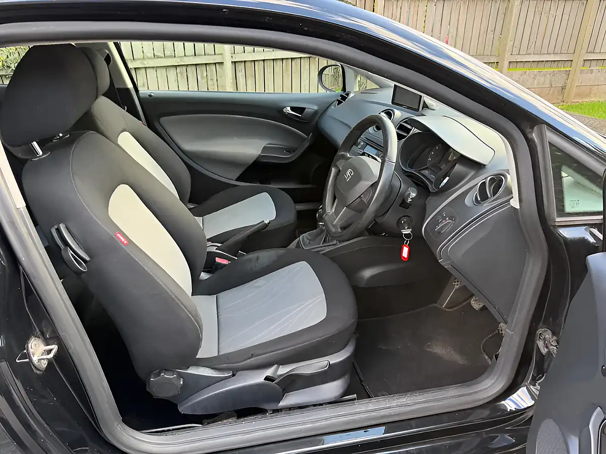 Used 2014 SEAT Ibiza Toca Sport Coupe Black - Interior and Exterior details 16
