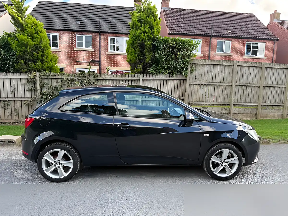Used 2014 SEAT Ibiza Toca Sport Coupe Black - Interior and Exterior details 4