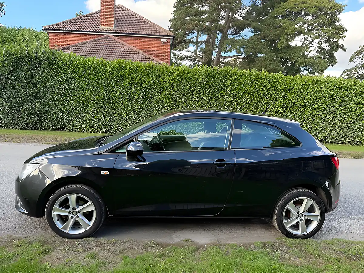 Used 2014 SEAT Ibiza Toca Sport Coupe Black - Interior and Exterior details 8