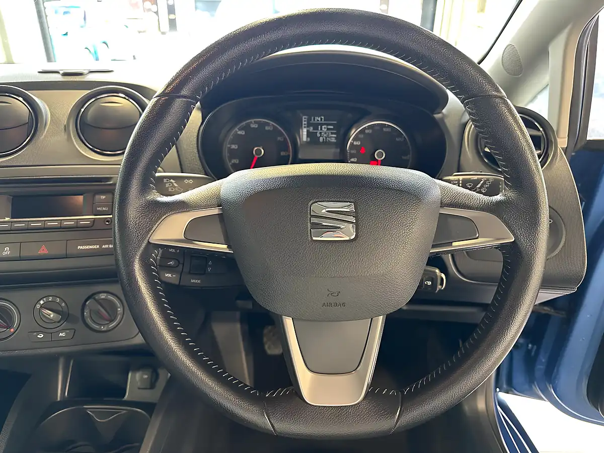 Used 2014 SEAT Ibiza Toca Sport Coupe Blue - Interior and Exterior details 11