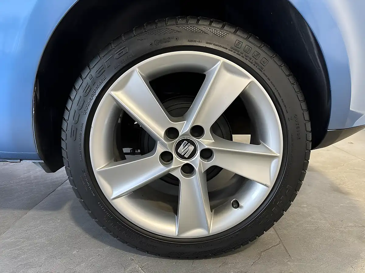 Used 2014 SEAT Ibiza Toca Sport Coupe Blue - Interior and Exterior details 15