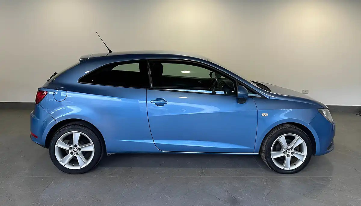 Used 2014 SEAT Ibiza Toca Sport Coupe Blue - Interior and Exterior details 2