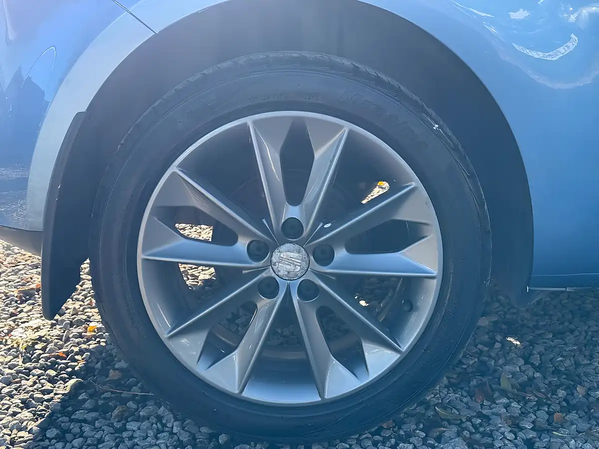 Used 2014 SEAT Ibiza Toca Sport Coupe Blue - Interior and Exterior details 15