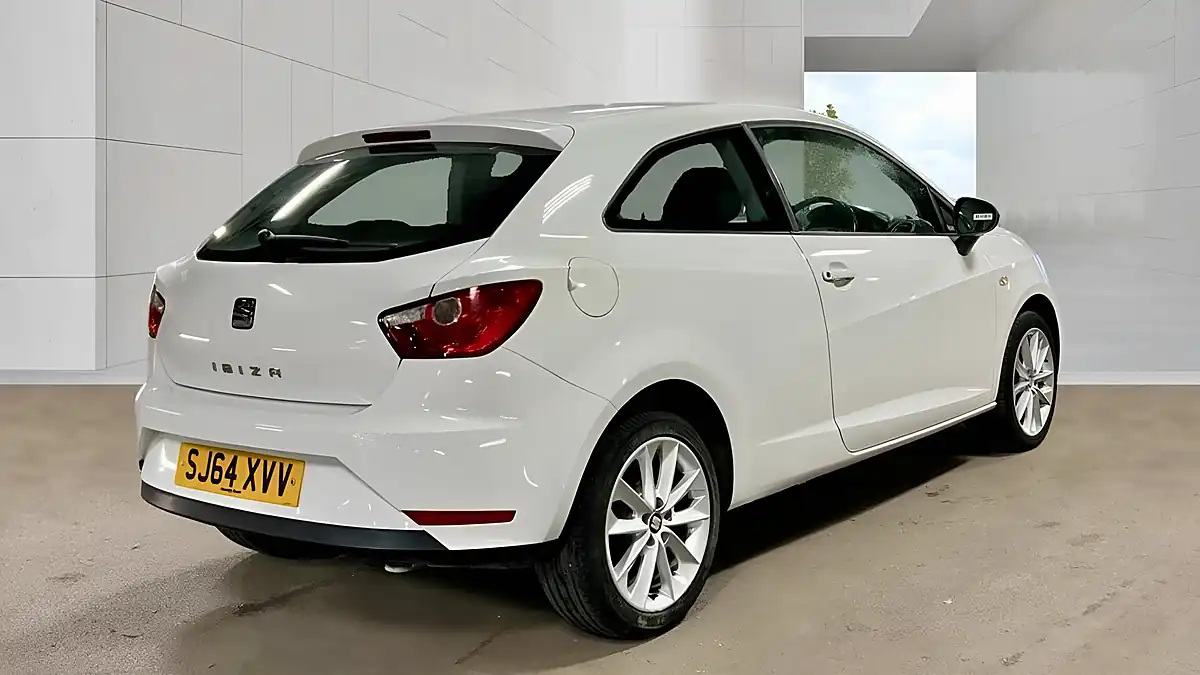 Used 2014 SEAT Ibiza Toca Sport Coupe Euro 5 White - Interior and Exterior details 6
