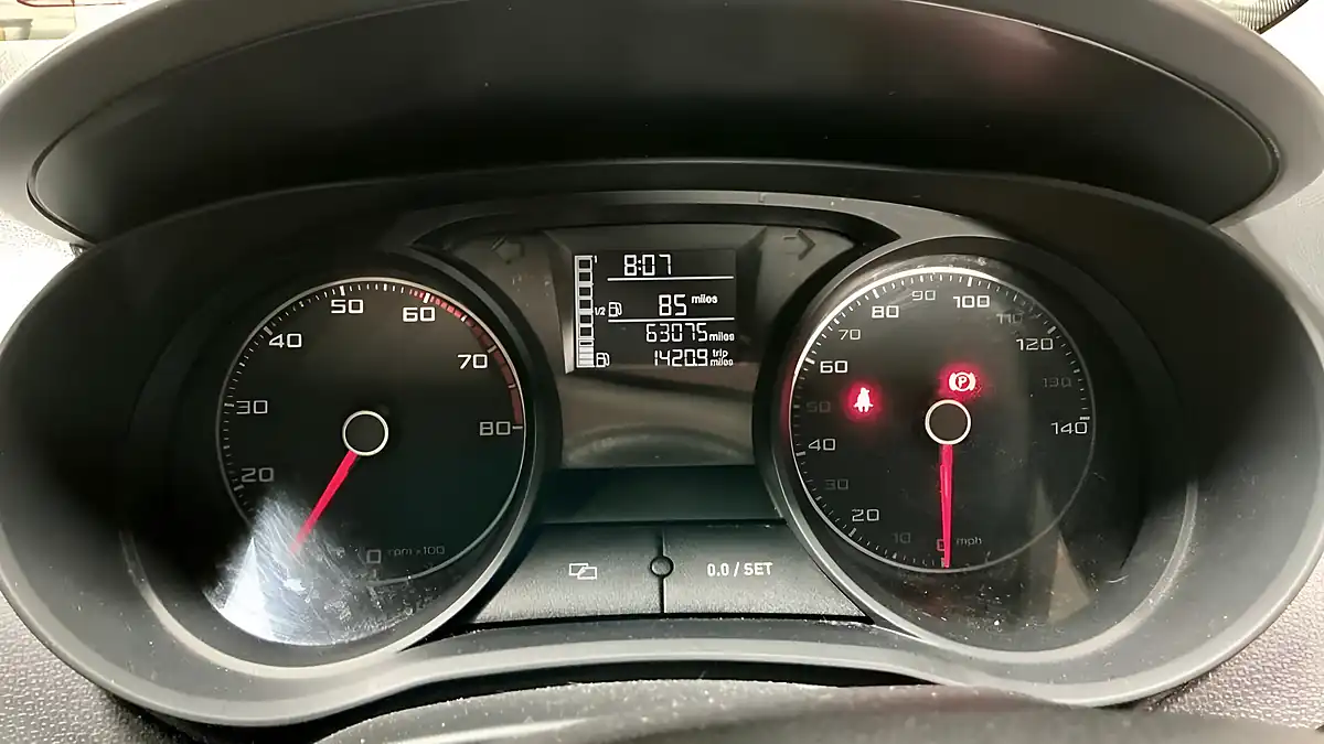Used 2014 SEAT Ibiza Toca Sport Coupe Euro 5 White - Interior and Exterior details 9