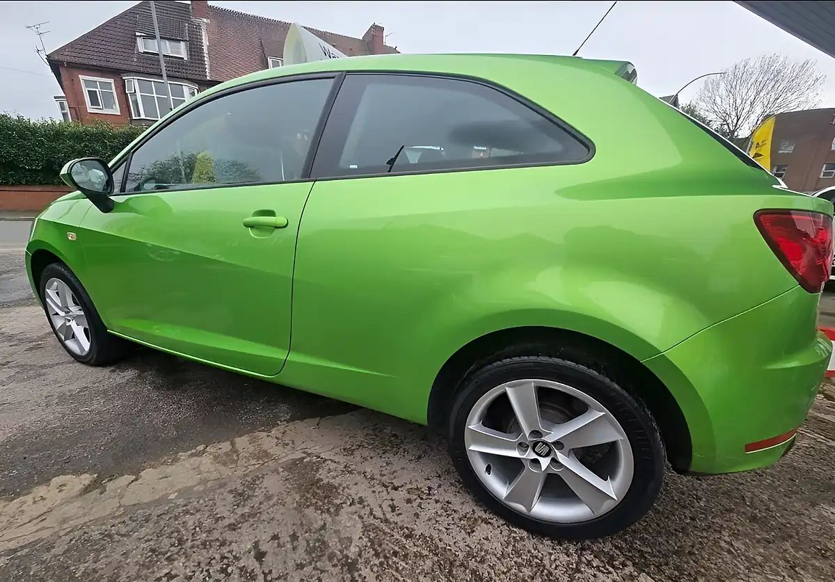 Used 2014 SEAT Ibiza Toca Sport Lima Green - Interior and Exterior details 10
