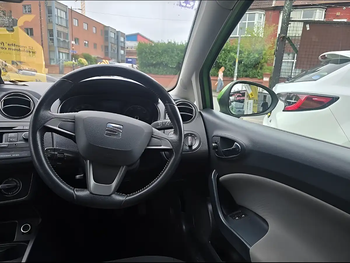 Used 2014 SEAT Ibiza Toca Sport Lima Green - Interior and Exterior details 13
