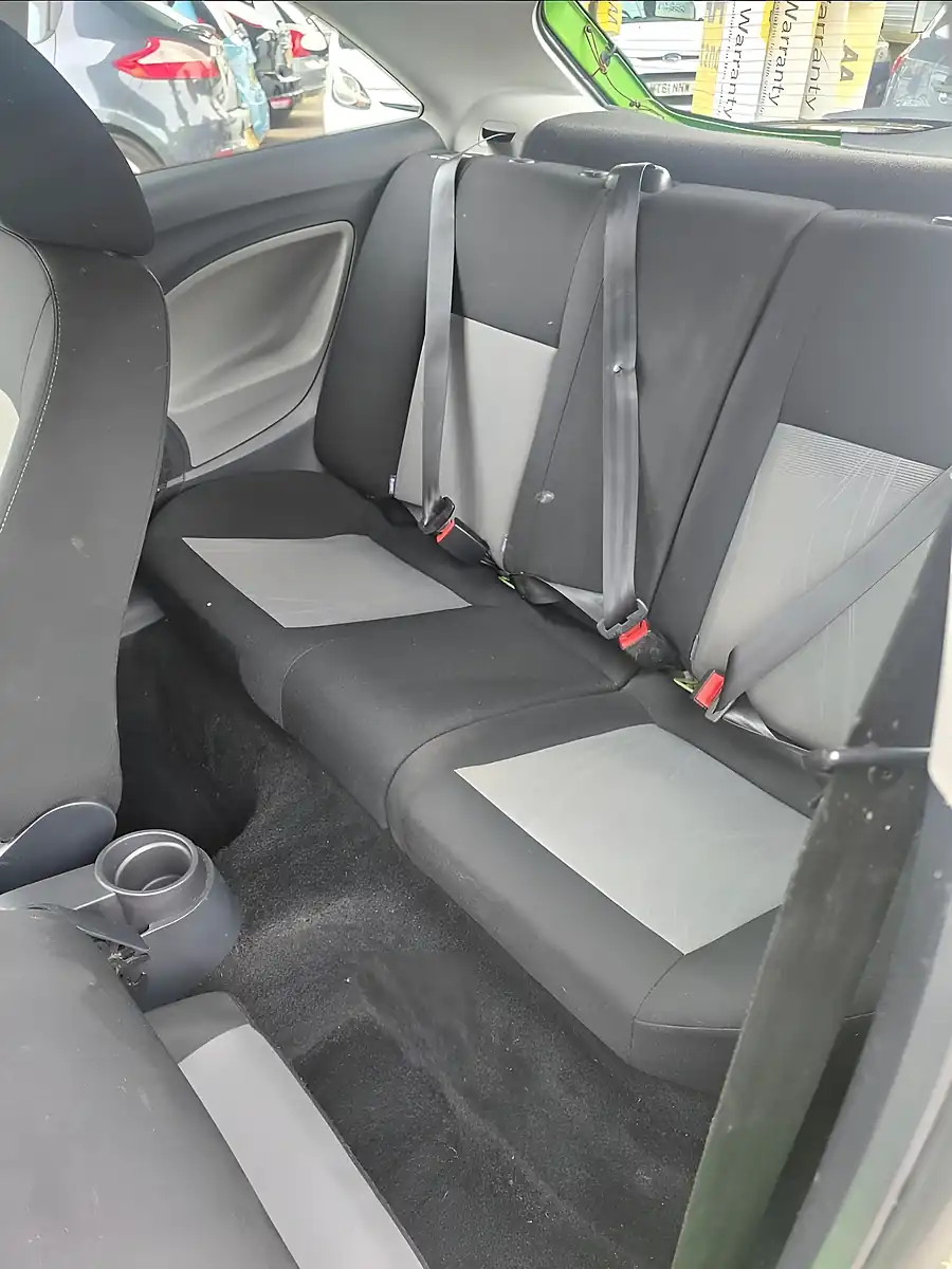 Used 2014 SEAT Ibiza Toca Sport Lima Green - Interior and Exterior details 17