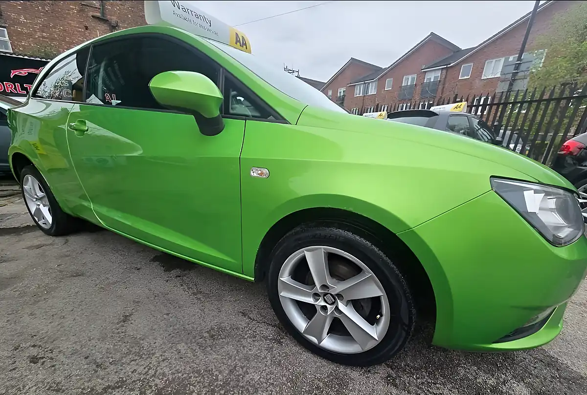 Used 2014 SEAT Ibiza Toca Sport Lima Green - Interior and Exterior details 2