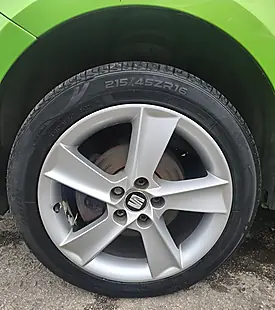 Used 2014 SEAT Ibiza Toca Sport Lima Green - Interior and Exterior details 20