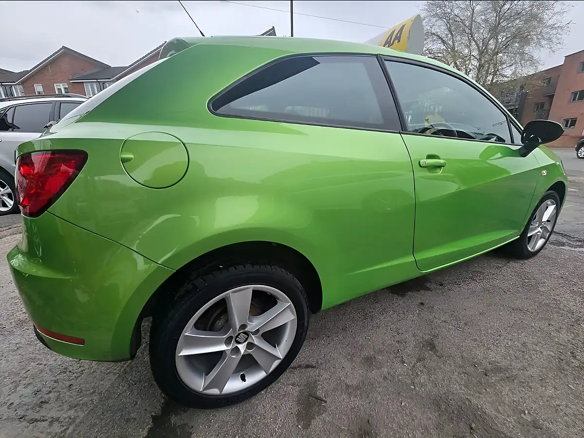 Used 2014 SEAT Ibiza Toca Sport Lima Green - Interior and Exterior details 8