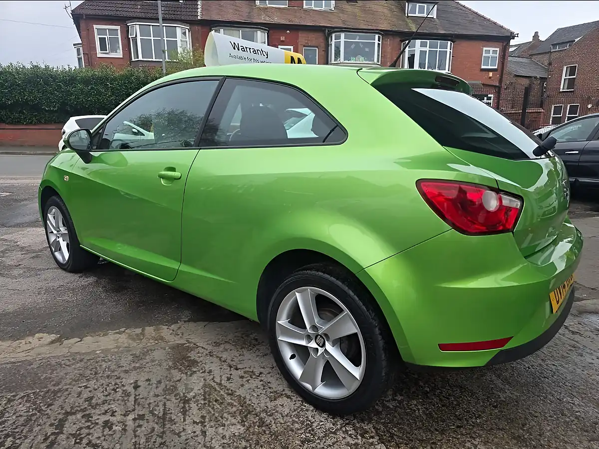 Used 2014 SEAT Ibiza Toca Sport Lima Green - Interior and Exterior details 9