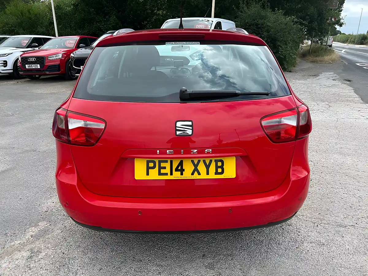 Used 2014 SEAT Ibiza Toca ST Red - Interior and Exterior details 4