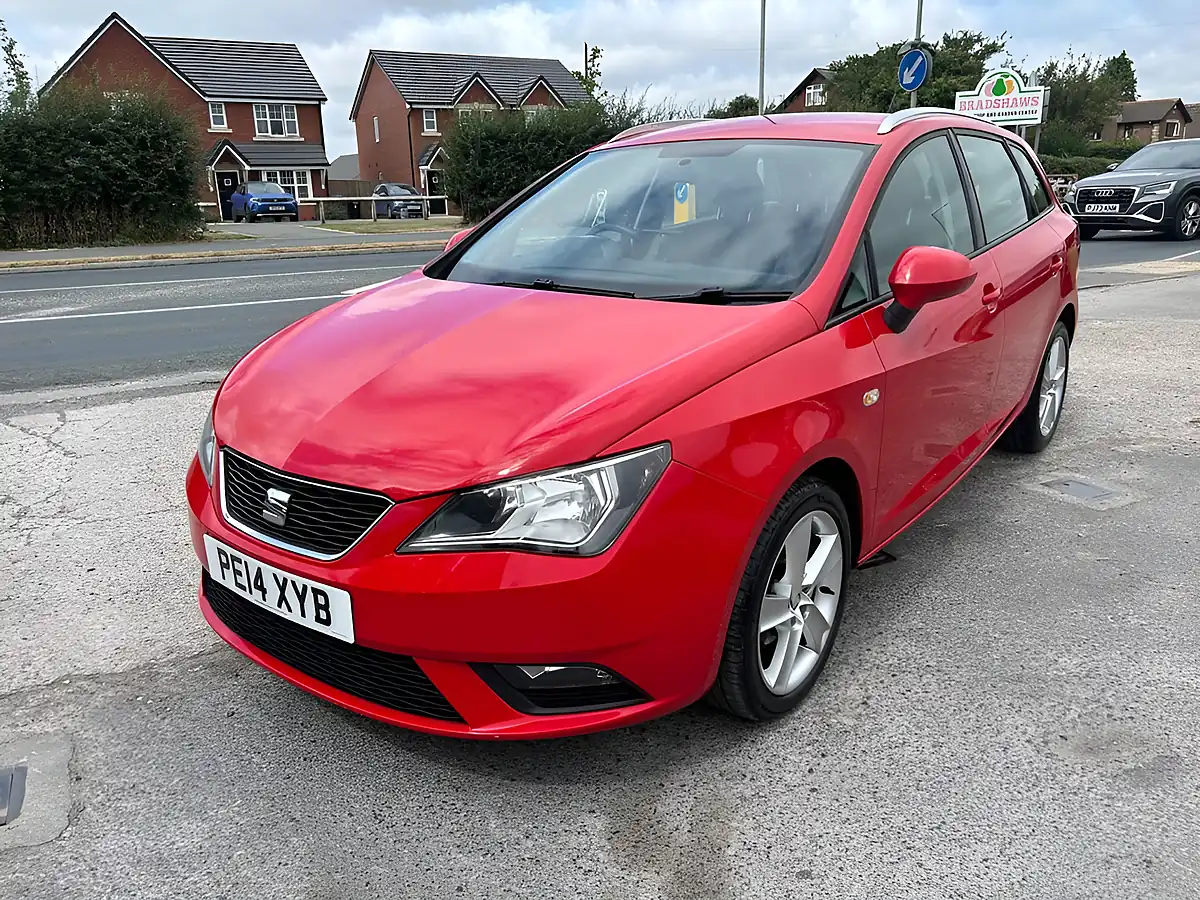 Used 2014 SEAT Ibiza Toca ST Red - Interior and Exterior details 8