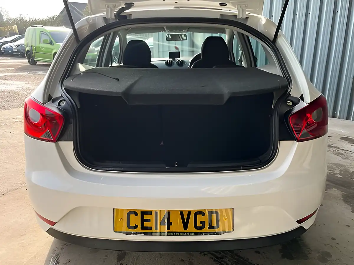 Used 2014 SEAT Ibiza Toca White - Interior and Exterior details 12