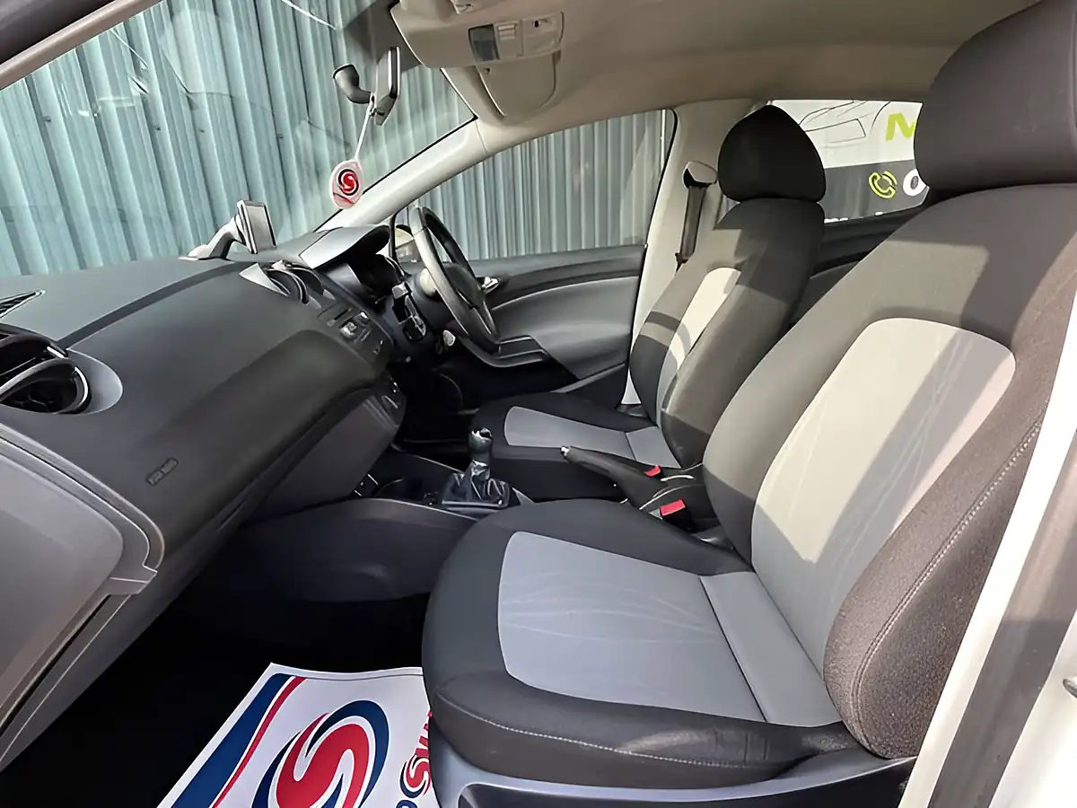 Used 2014 SEAT Ibiza Toca White - Interior and Exterior details 16