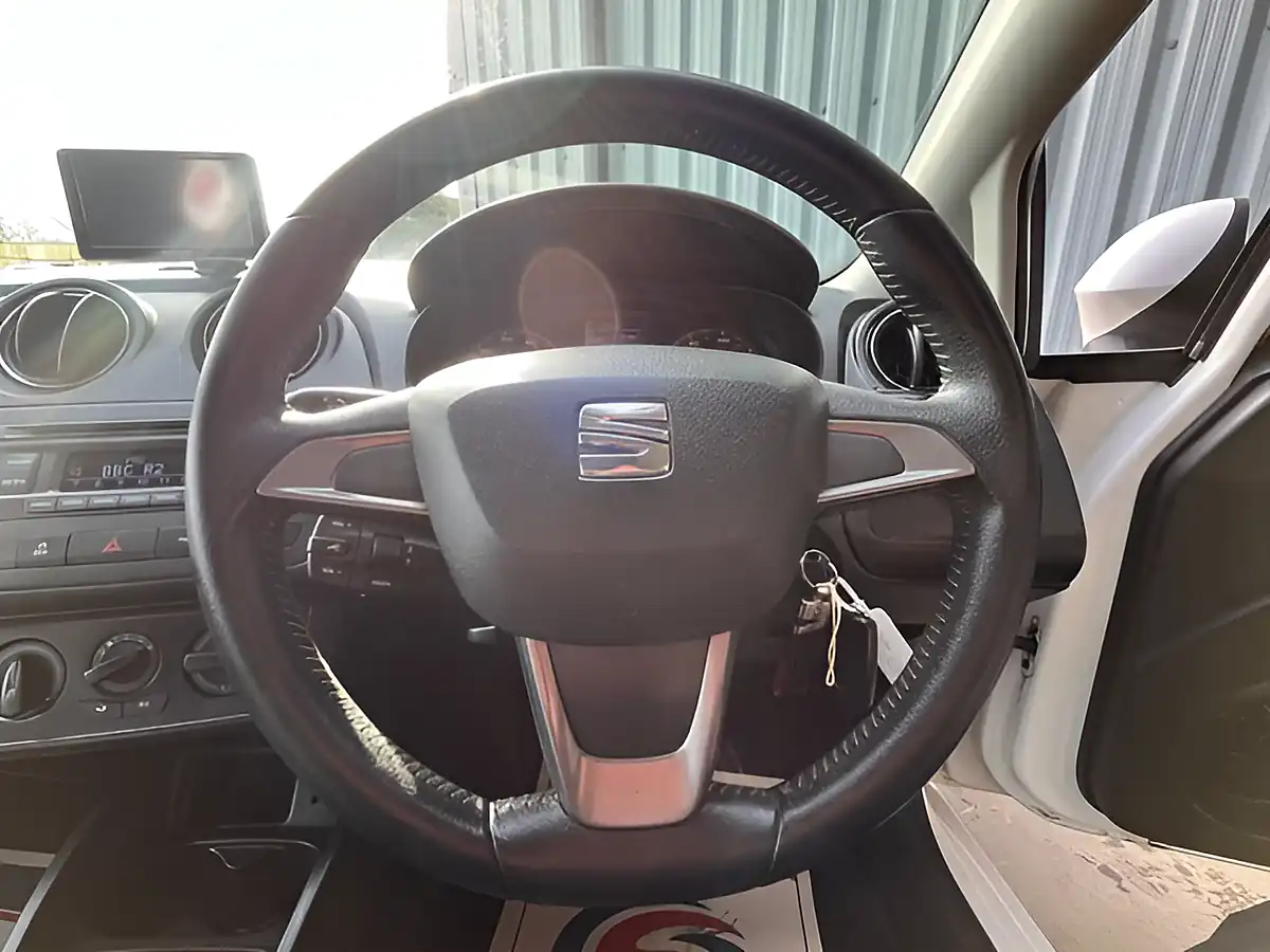 Used 2014 SEAT Ibiza Toca White - Interior and Exterior details 18