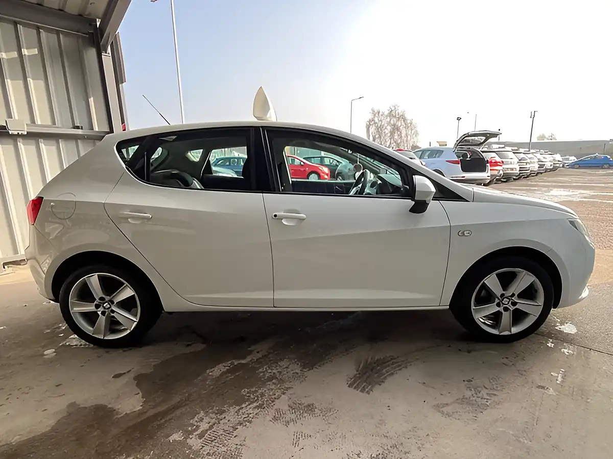 Used 2014 SEAT Ibiza Toca White - Interior and Exterior details 6