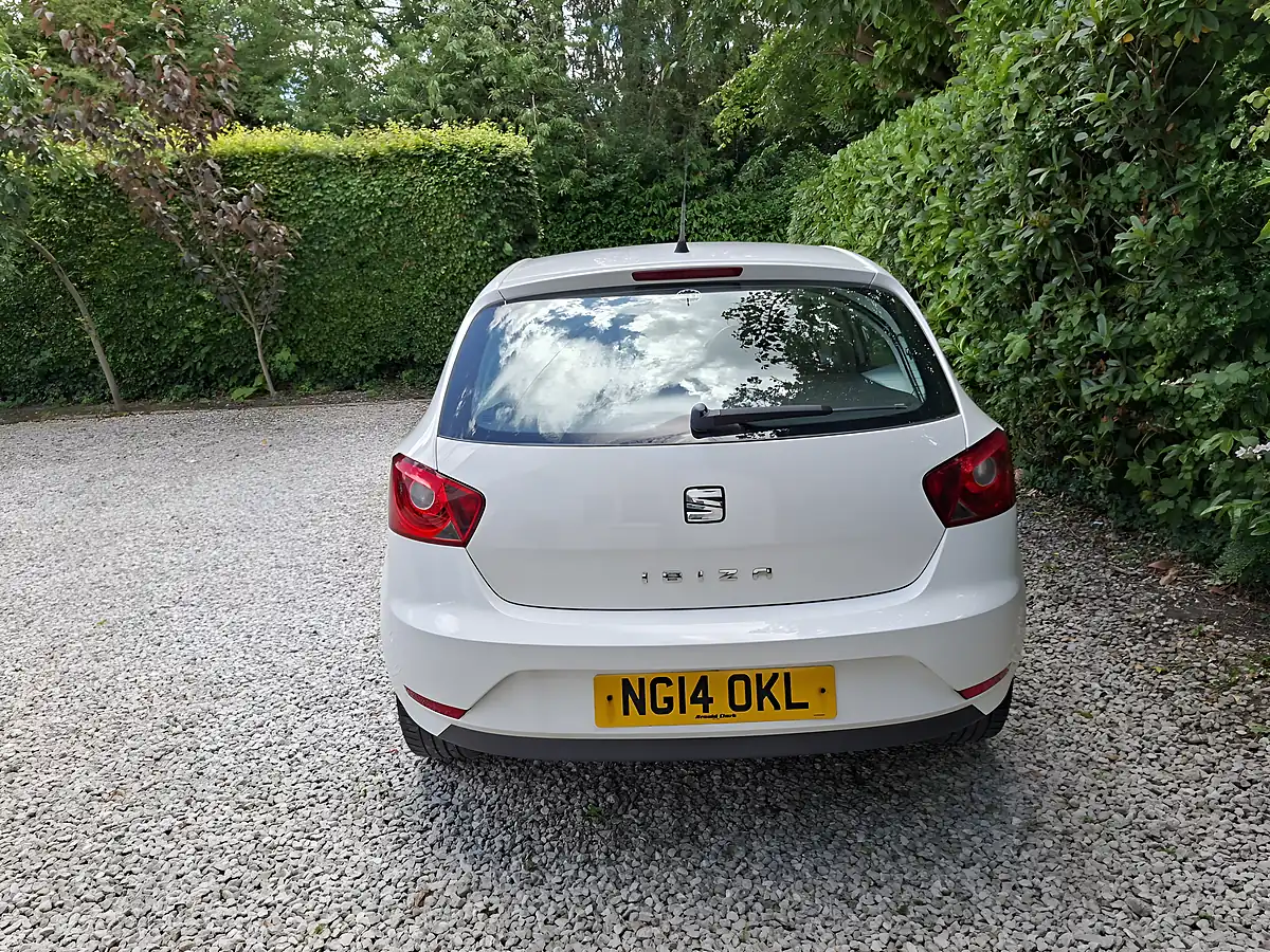 Used 2014 SEAT Ibiza Toca White - Interior and Exterior details 8