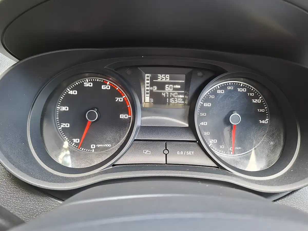 Used 2014 SEAT Ibiza Toca White - Interior and Exterior details 9