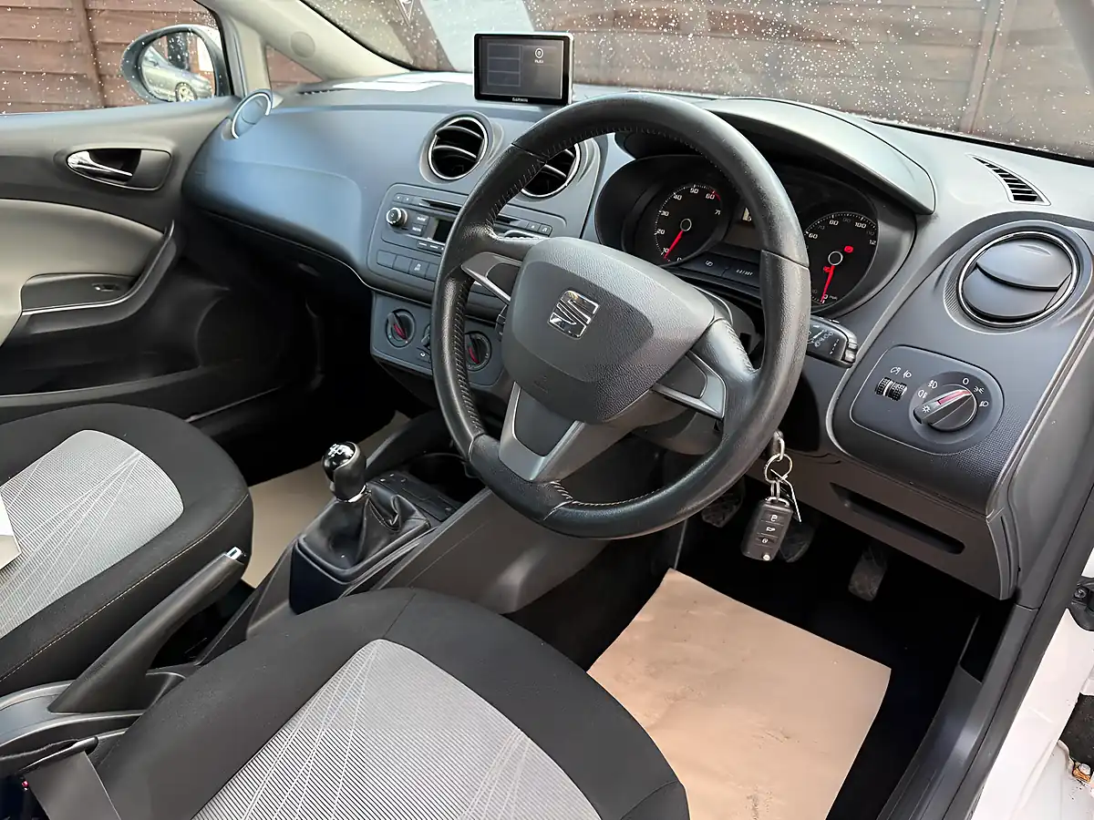 Used 2014 SEAT Ibiza Toca White - Interior and Exterior details 11