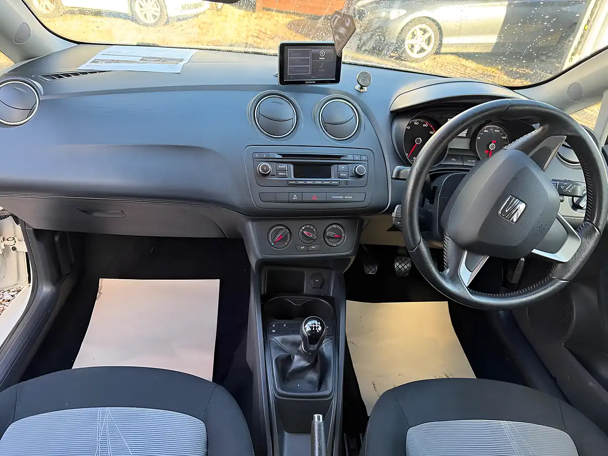 Used 2014 SEAT Ibiza Toca White - Interior and Exterior details 12