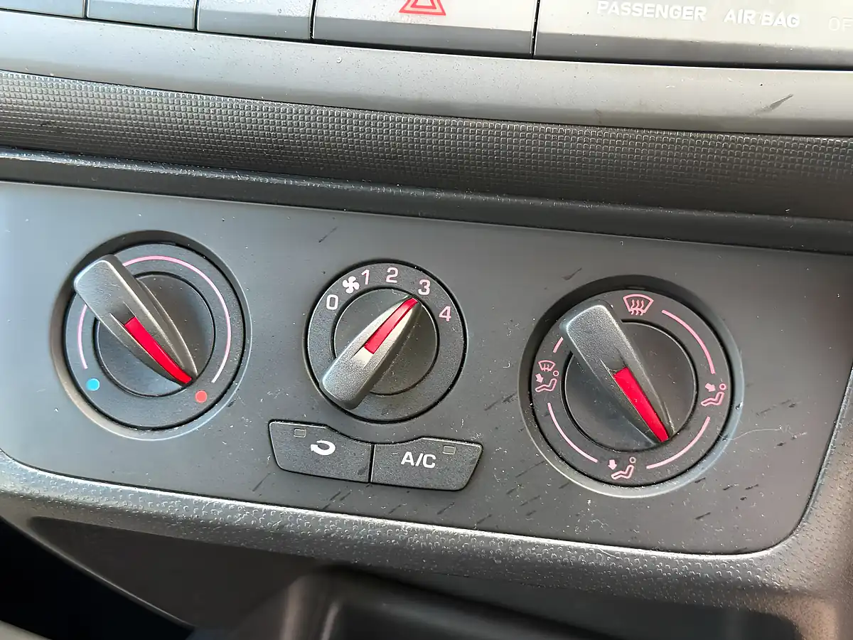 Used 2014 SEAT Ibiza Toca White - Interior and Exterior details 14