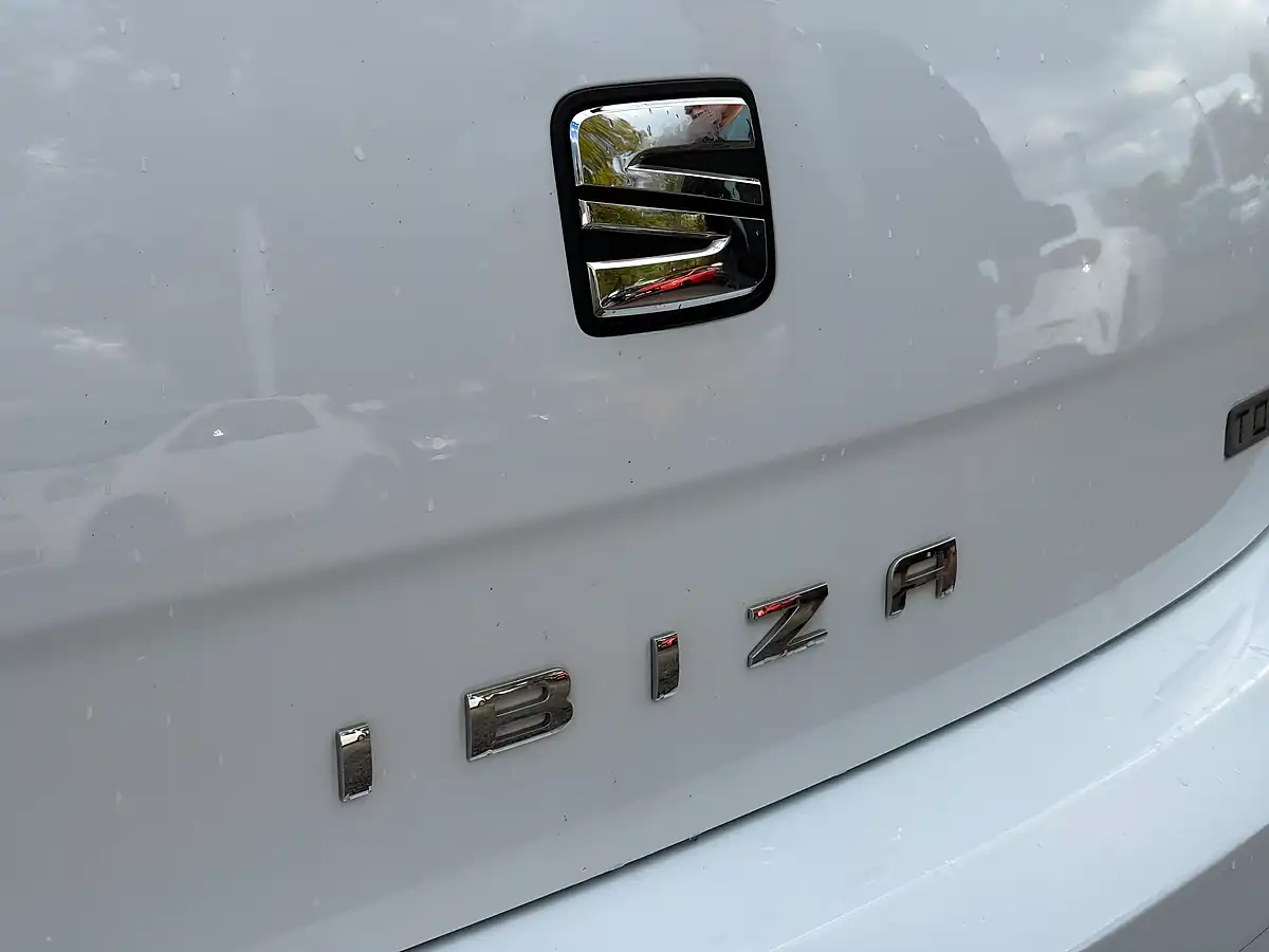 Used 2014 SEAT Ibiza Toca White - Interior and Exterior details 19