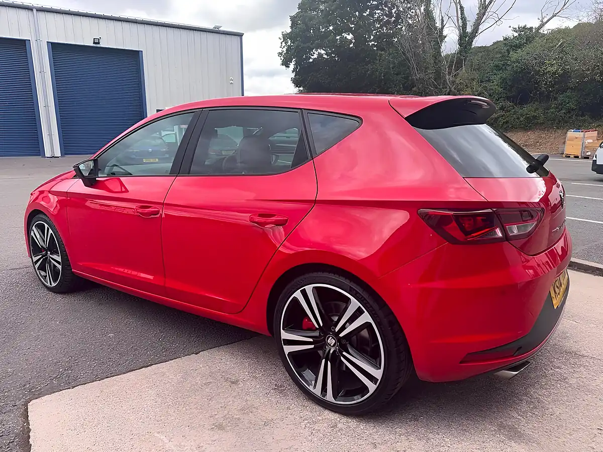 Used 2014 SEAT Leon Cupra 280 Red - Interior and Exterior details 5
