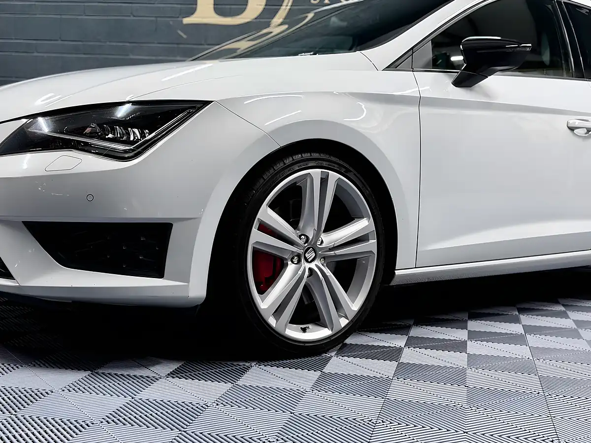Used 2014 SEAT Leon Cupra White - Interior and Exterior details 12