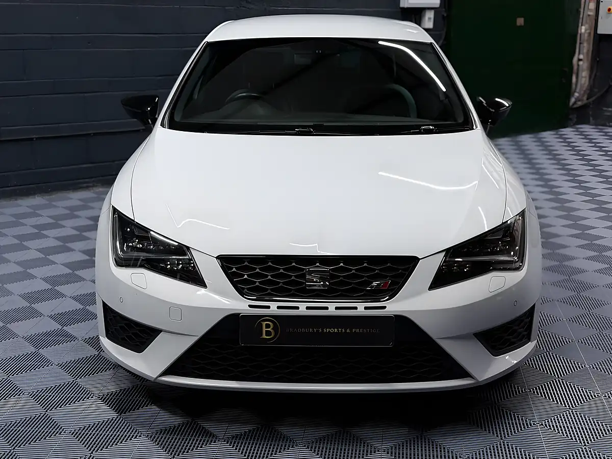 Used 2014 SEAT Leon Cupra White - Interior and Exterior details 7