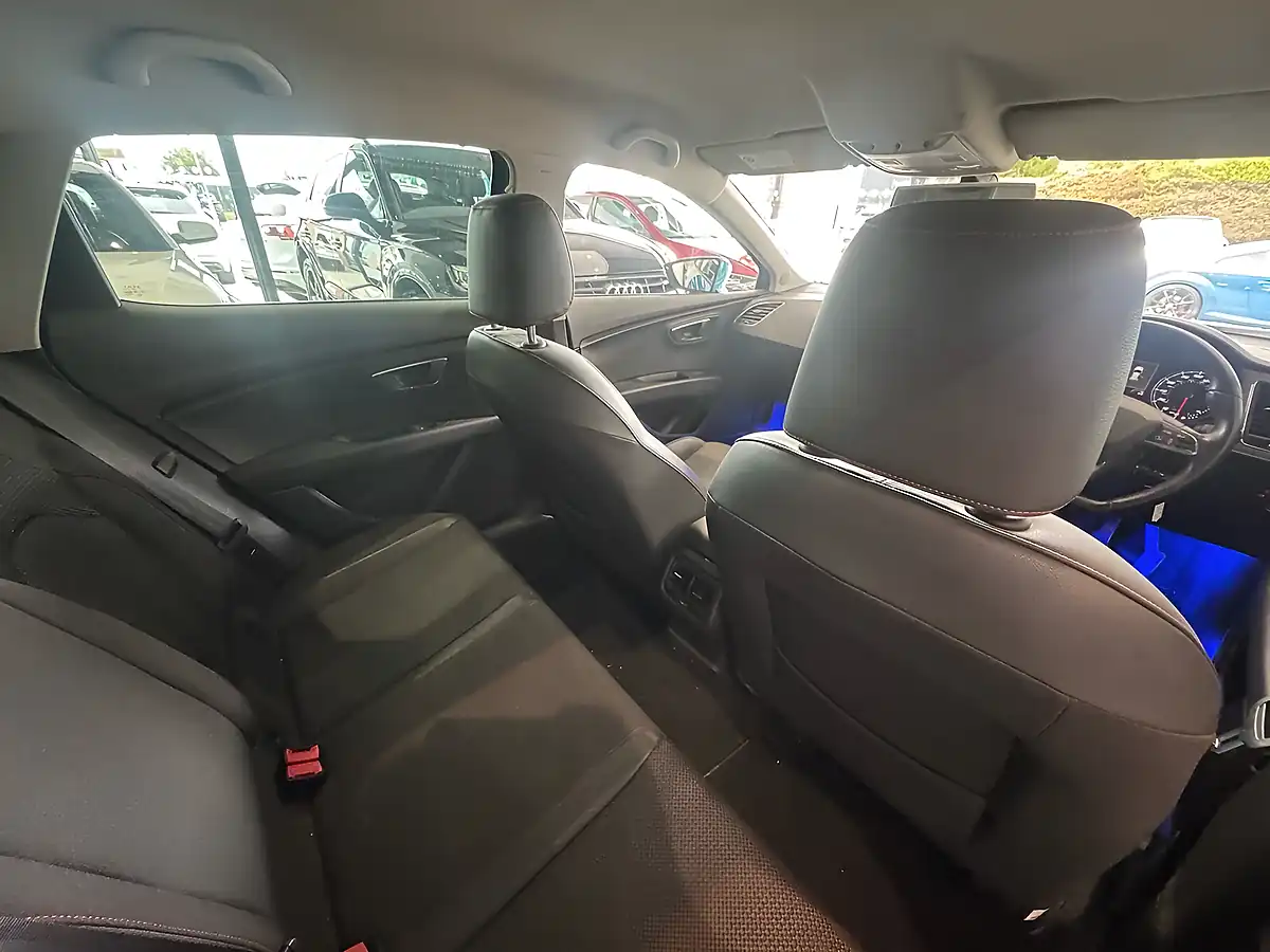 Used 2014 SEAT Leon Fr Blue - Interior and Exterior details 8