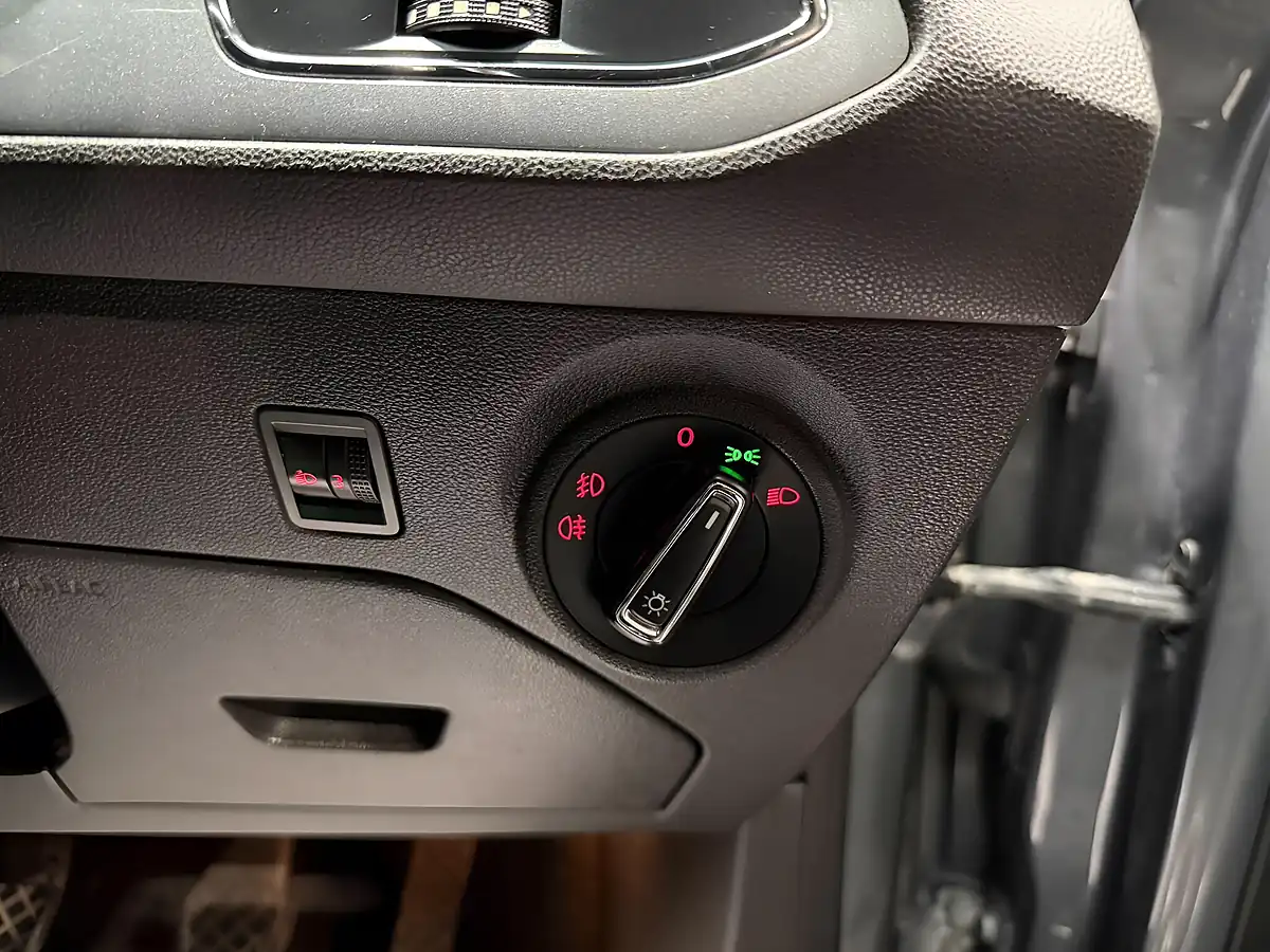 Used 2014 SEAT Leon Fr Grey - Interior and Exterior details 16