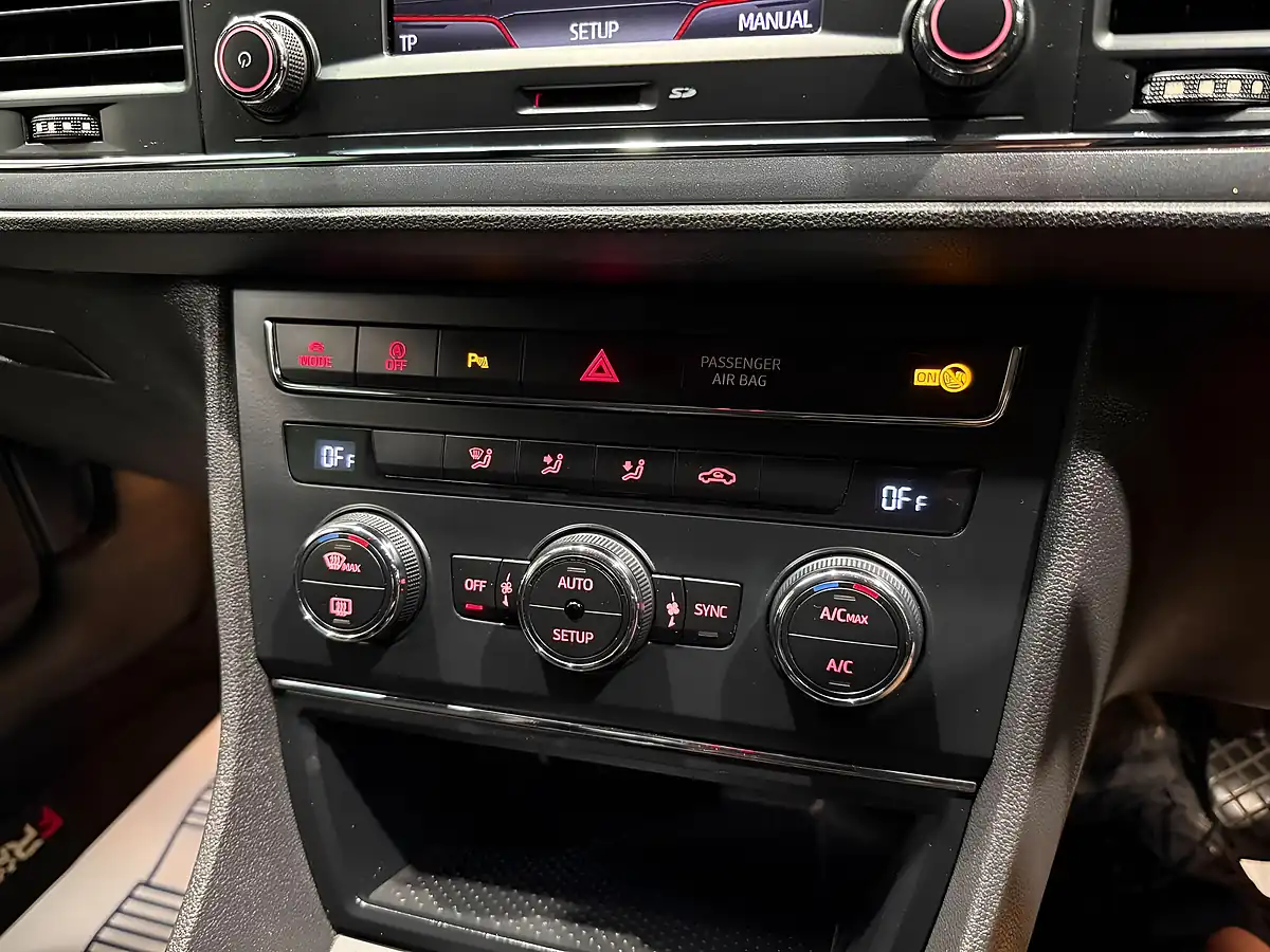 Used 2014 SEAT Leon Fr Grey - Interior and Exterior details 19