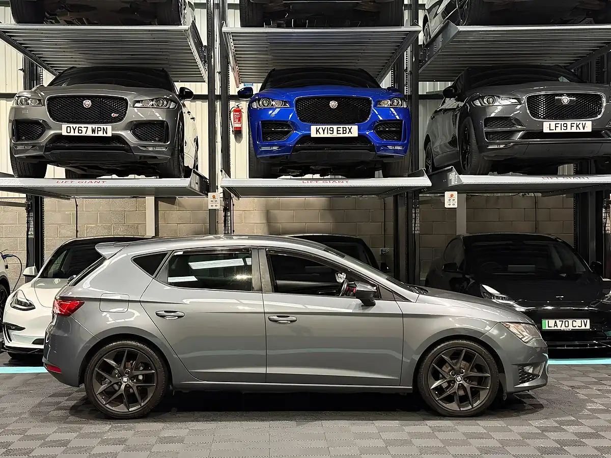 Used 2014 SEAT Leon Fr Grey - Interior and Exterior details 8