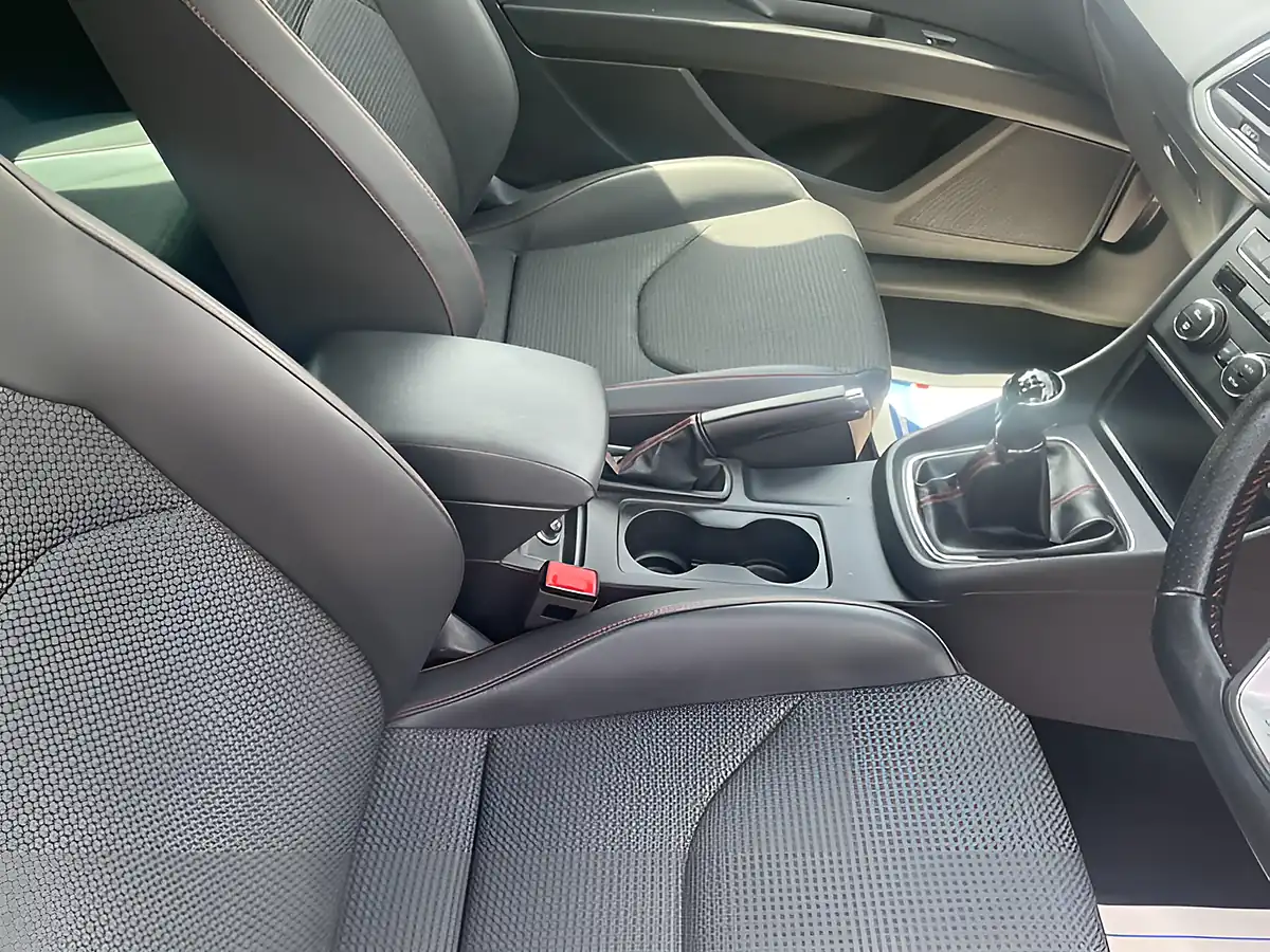 Used 2014 SEAT Leon Fr Sport Coupe Red - Interior and Exterior details 13
