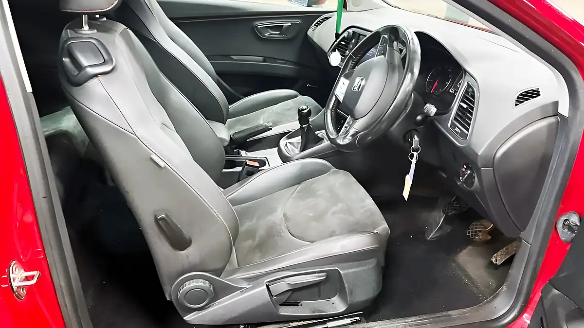 Used 2014 SEAT Leon Fr Sport Red - Interior and Exterior details 9