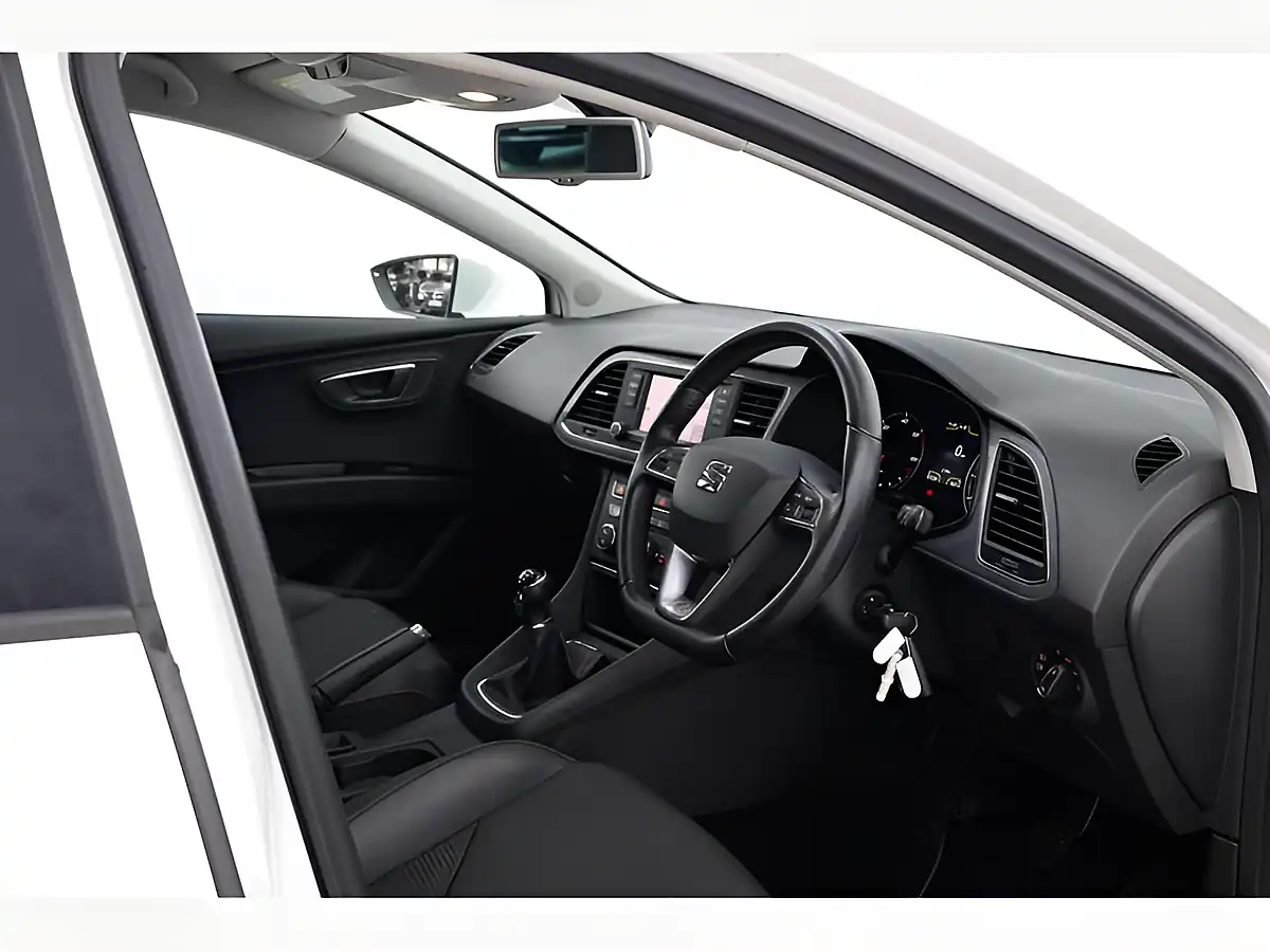 Used 2014 SEAT Leon Fr Sport Tourer White - Interior and Exterior details 12