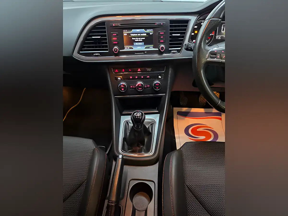 Used 2014 SEAT Leon Fr White - Interior and Exterior details 13