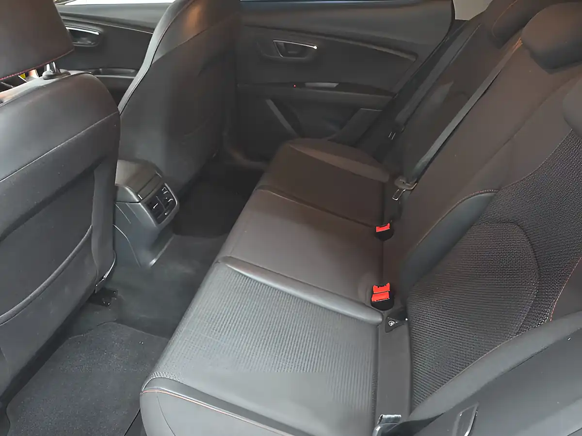 Used 2014 SEAT Leon Fr White - Interior and Exterior details 19