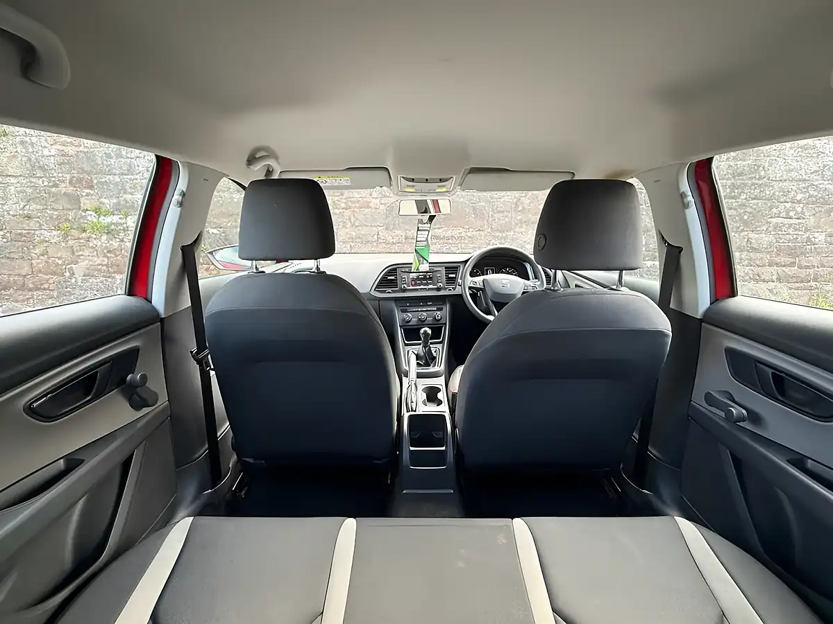 Used 2014 SEAT Leon S Red - Interior and Exterior details 10