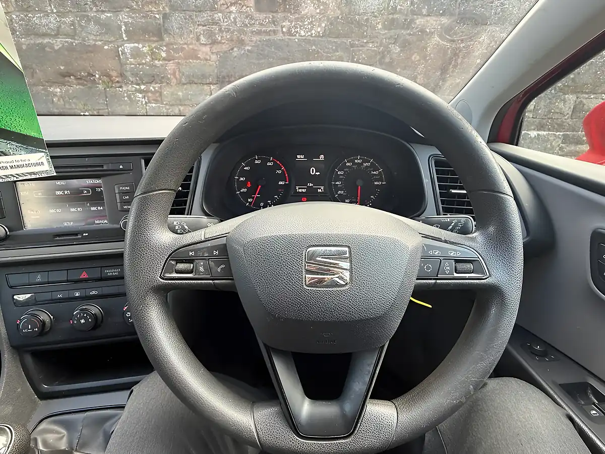Used 2014 SEAT Leon S Red - Interior and Exterior details 18