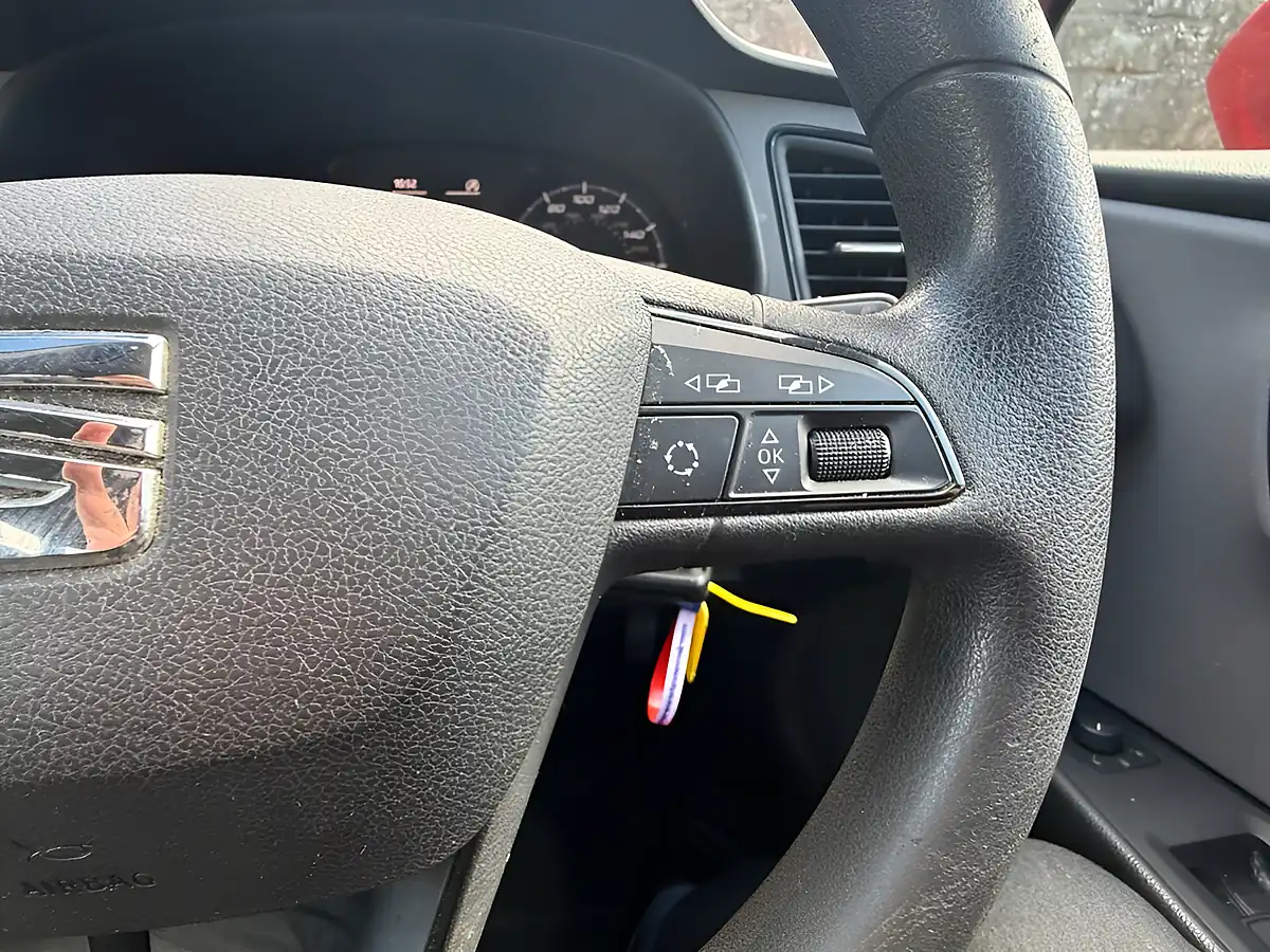 Used 2014 SEAT Leon S Red - Interior and Exterior details 20