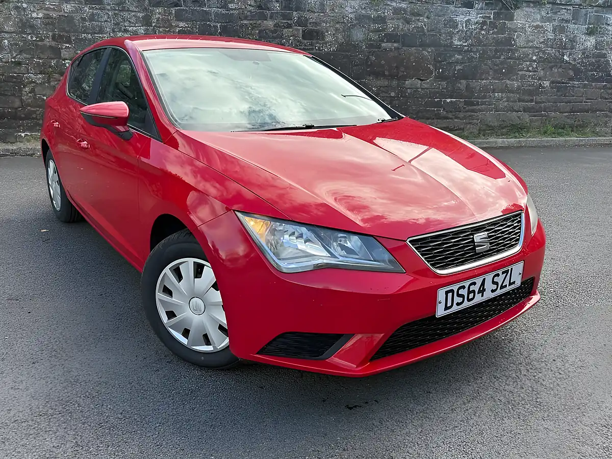 Used 2014 SEAT Leon S Red - Interior and Exterior details 3