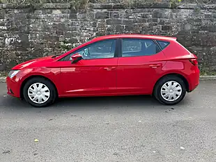 Used 2014 SEAT Leon S Red - Interior and Exterior details 5