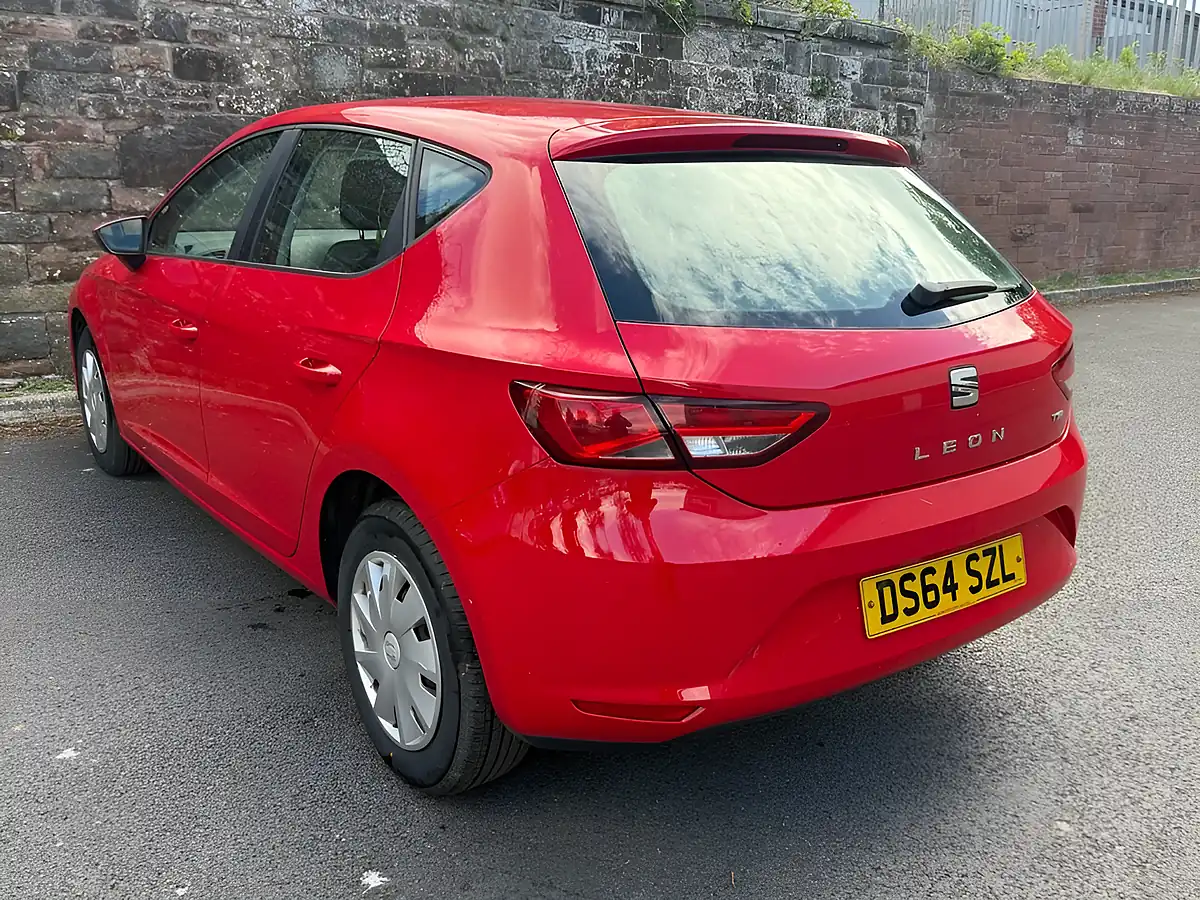 Used 2014 SEAT Leon S Red - Interior and Exterior details 8