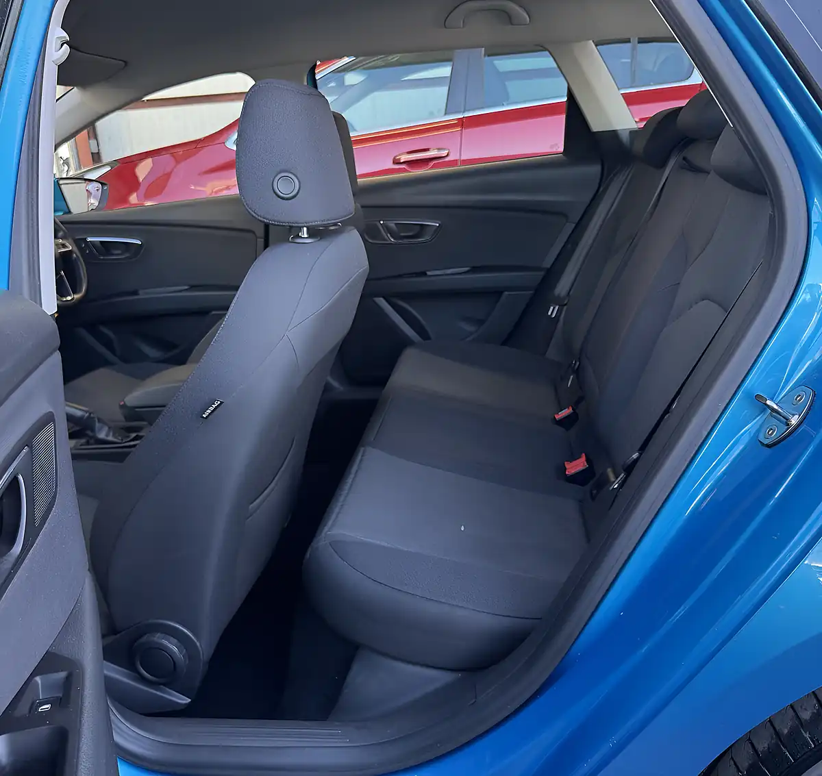 Used 2014 SEAT Leon Se Blue - Interior and Exterior details 11