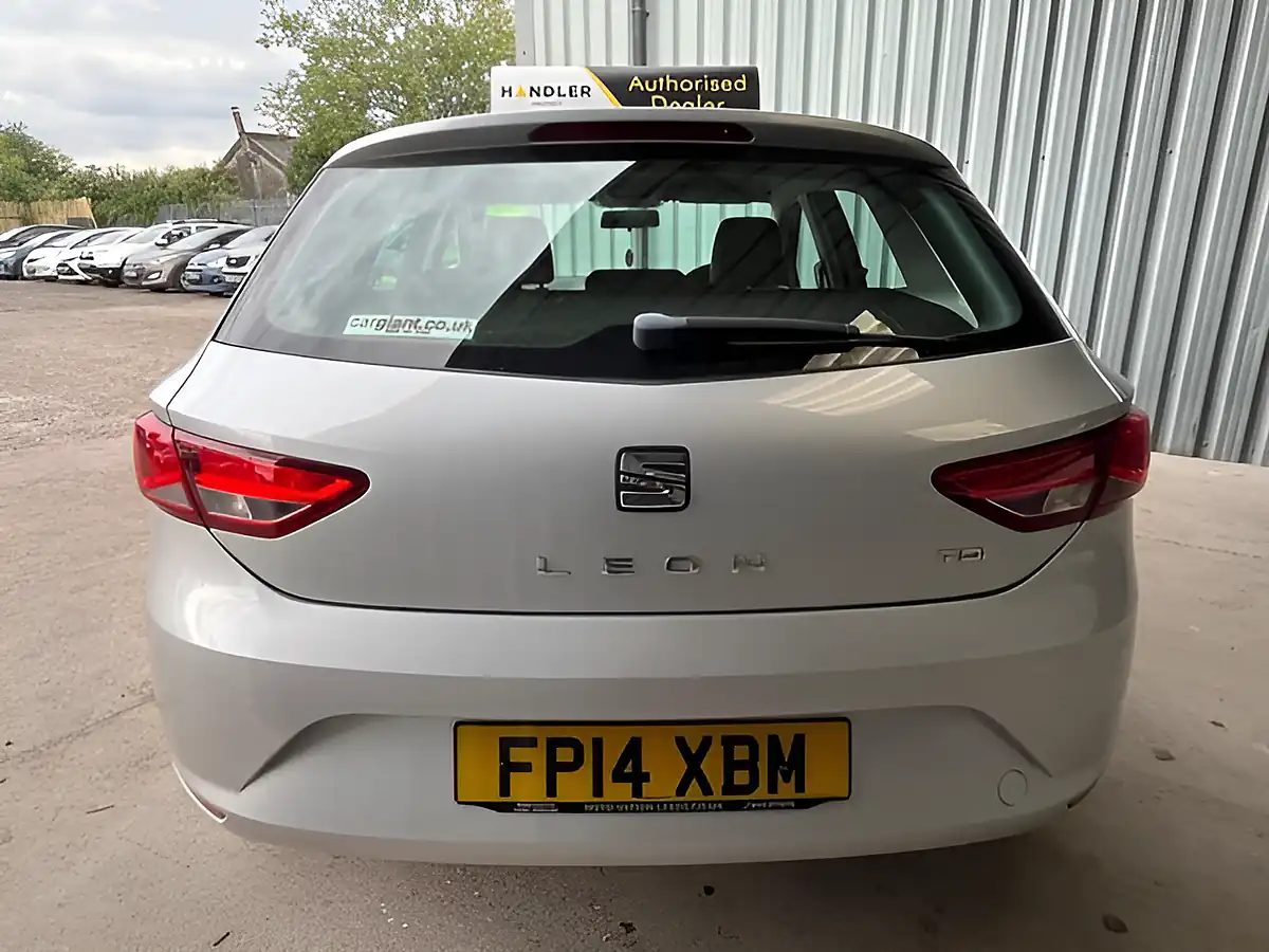 Used 2014 SEAT Leon Se Silver - Interior and Exterior details 12