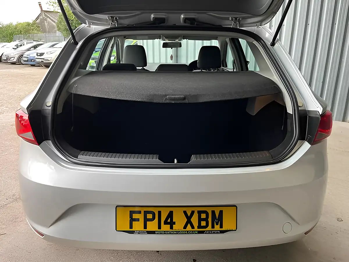 Used 2014 SEAT Leon Se Silver - Interior and Exterior details 14