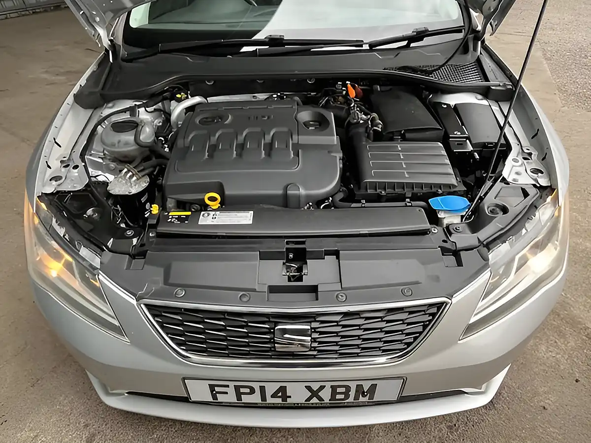 Used 2014 SEAT Leon Se Silver - Interior and Exterior details 15